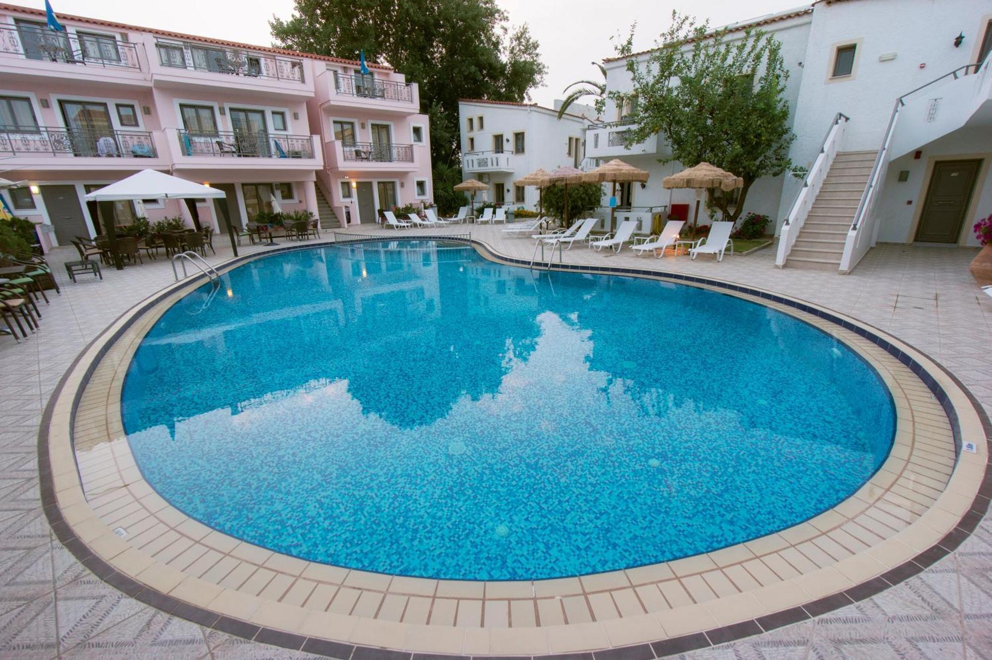 Flamingos Hotel Apartments Като Дарацо Екстериор снимка